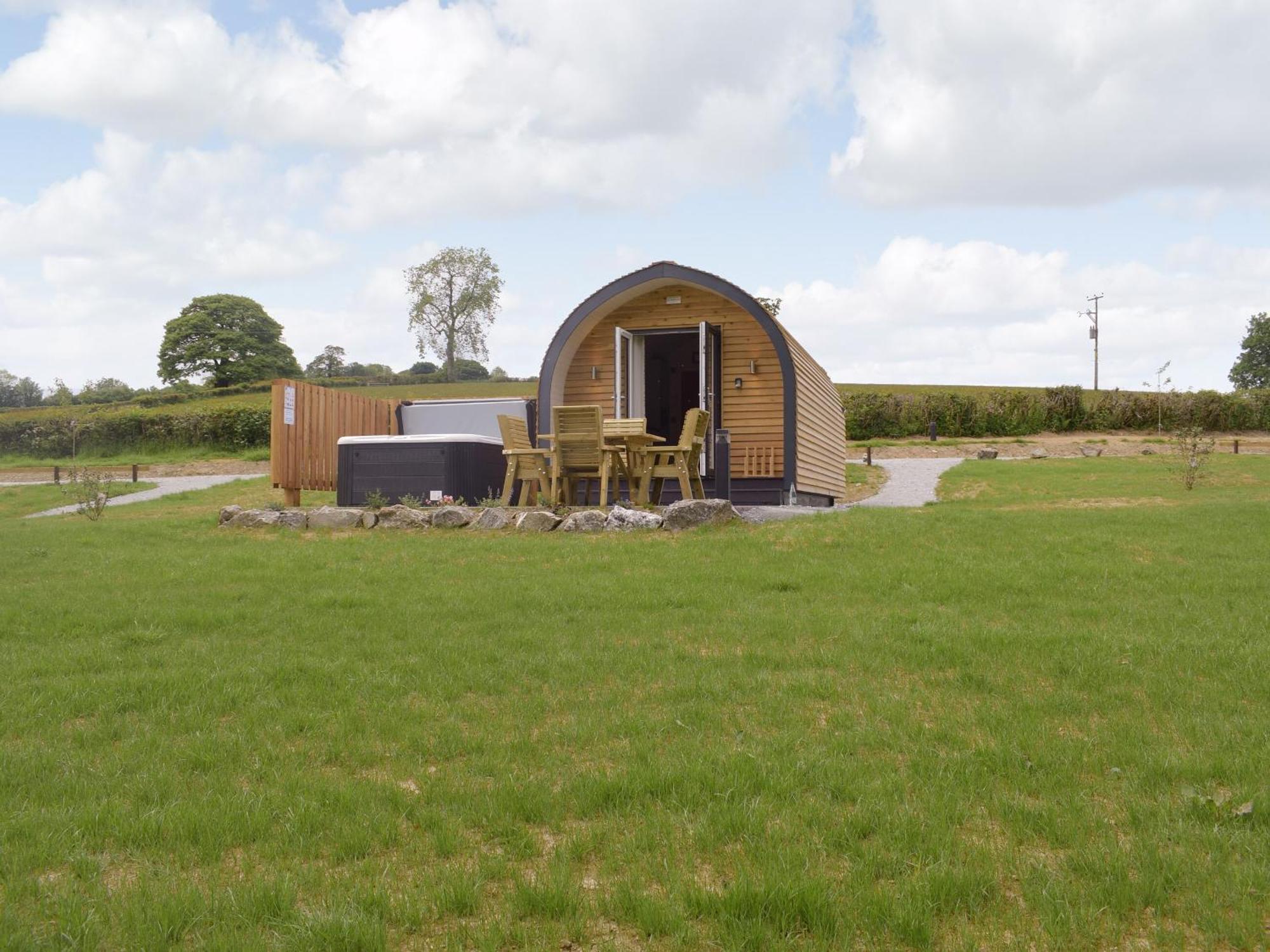Villa Efyrnwy Pod Vip Llanfyllin Exterior foto